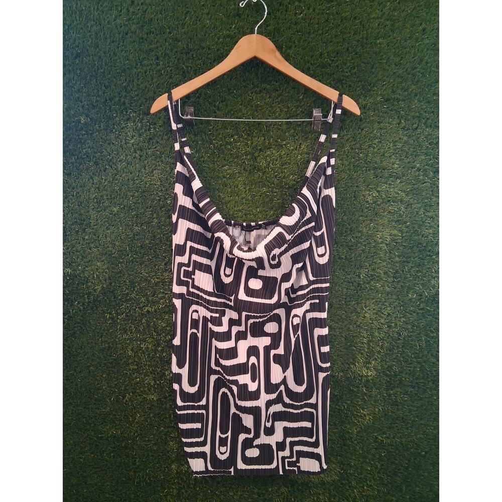 NWT PrettyLittleThing Plus Black Printed Plisse Cowl Neck Bodycon Mini Dress 24